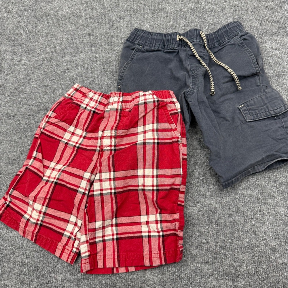 Wrangler Gray Cargo Shorts XS 4/5 & Okie Dokie Red Plaid Shorts 5 Bundle‎ Kids